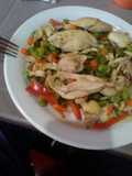 Pollo frito con verduras