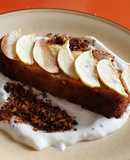 Bizcocho de naranja con yogur de stracciatella y fruta seca