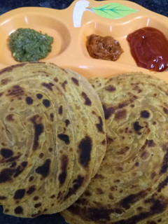 પરોઠા (parotha recipe in Gujarati) રેસીપી મુખ્ય ફોટો