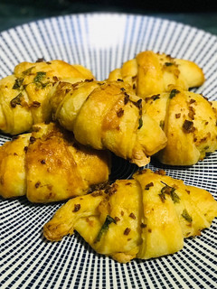 A picture of Garlic Croissant.