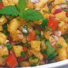 A picture of Juicy, Tangy Pineapple Salad.