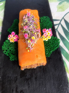 Una foto de Canelón de boniato relleno de carrilleras con setas al Pedro Ximénez