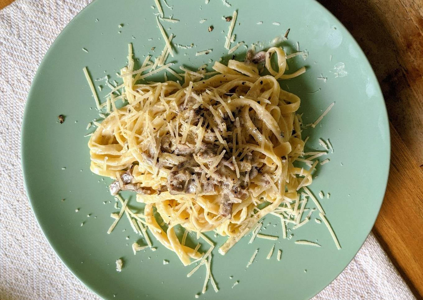 Creamy Fettuccine with Beef Bacon