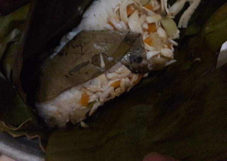 Pepes nasi tumis ayam suir kentang wortel dan kuah ceker
