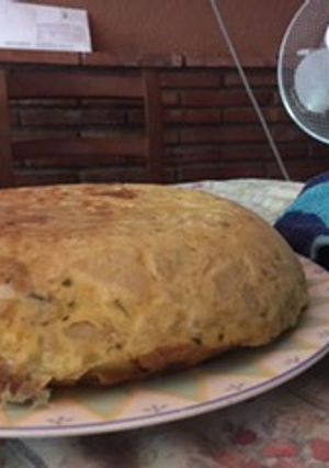 Una foto de Tortilla de patatas y cebolla