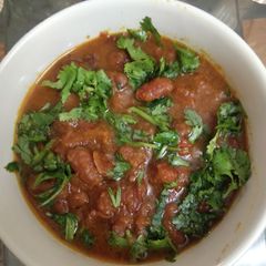 A picture of Rajma masala.