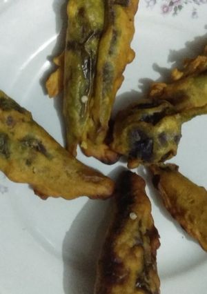 A picture of Mirchi pakoda.