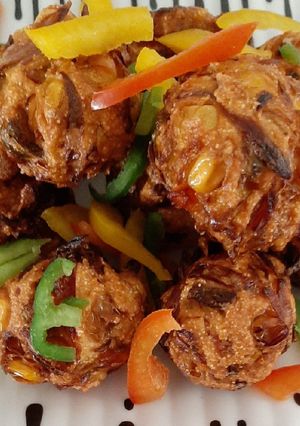 A picture of Tricolour capsicum bhajiya from leftover vada batter.