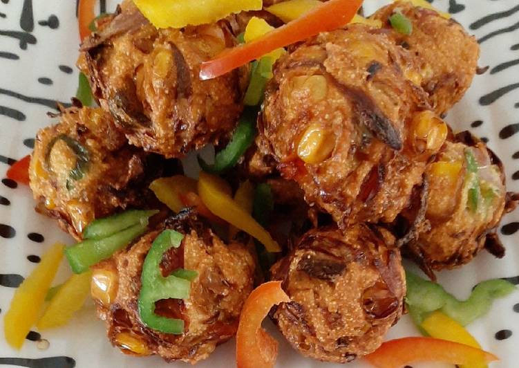 Tricolour capsicum bhajiya from leftover vada batter