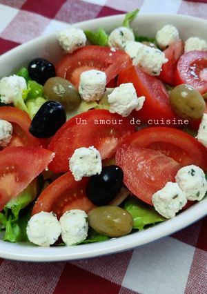 Une photo de Salade de crudités au fromage 🥗