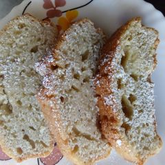A picture of Lemon cake 🍋.