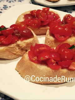Una foto de Bruschetta