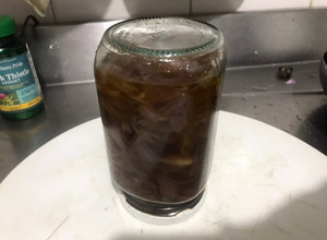 Una foto de Chutny de cebolla roja en aceite de oliva