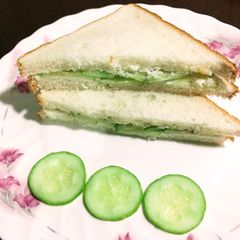 A picture of Mayo Cucumber Sandwich.