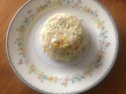 Una foto de arroz con cangrejo