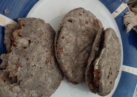 Gorditas Rellenas de Carnitas y Queso de hebra. Al estilo de mamá Lala
