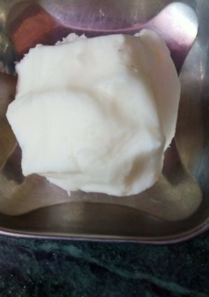 घर का बना हुआ मक्खन रेसिपी मुख्य फोटो