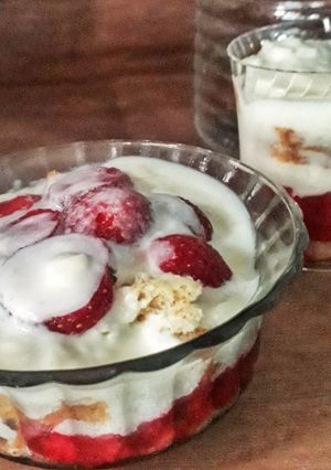 Foto resep Stup roti gandum dengan fla keju & stroberi compote - low sugar