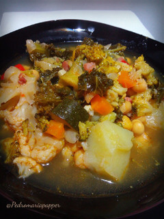 Una foto de Garbanzos con Kale