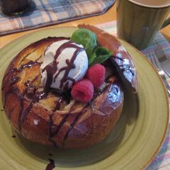 A picture of Honey Toast.