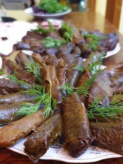 صورة لوصفة يالنجي ورق عنب بالزيت وحشوة الخضار