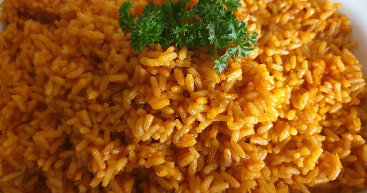 Nigerian Jollof Rice (Authentic, 30 Minute Recipe)