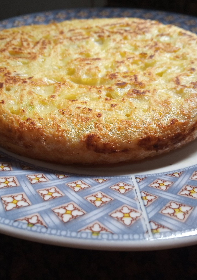 Una foto de Tortillita de papas individual súper express: todo junto a la sartén!🥔🥚