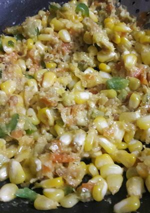 A picture of Sweet corn. Salad.