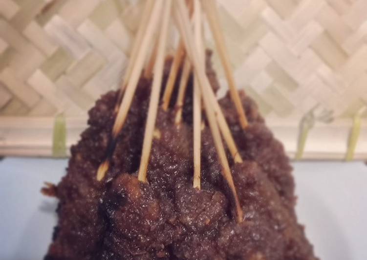 Sate komo (sate balur kacang)