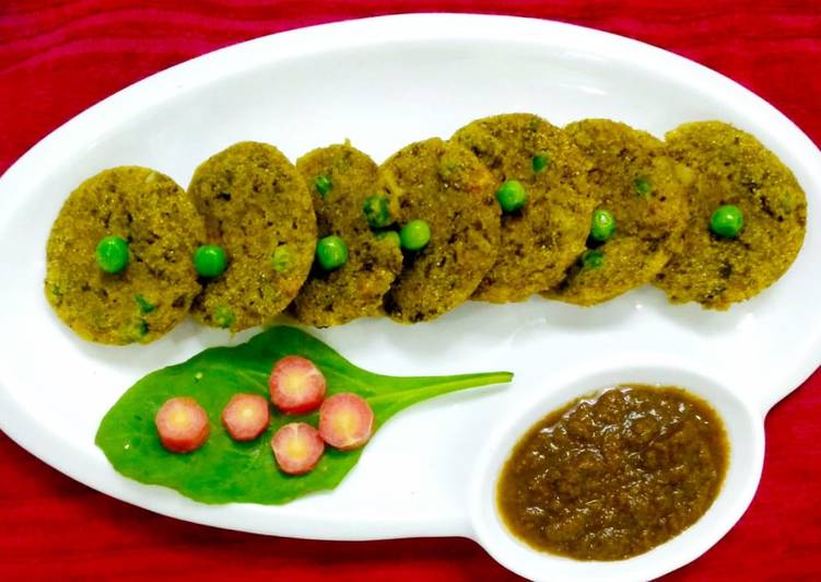 Easiest Way to Quick Appetizing Spinach, peas &amp; carrot idli