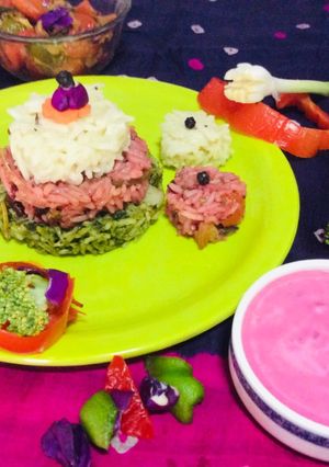 પાલક બીટ બીરયાની (Palak Beetroot Biryani Recipe In Gujarati) રેસીપી મુખ્ય ફોટો