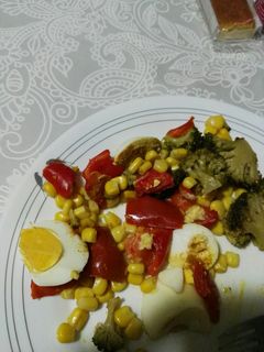 Una foto de Verduras al vapor con huevo