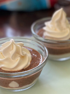 Una foto de Pudín de chía, cocoa y yogurt griego