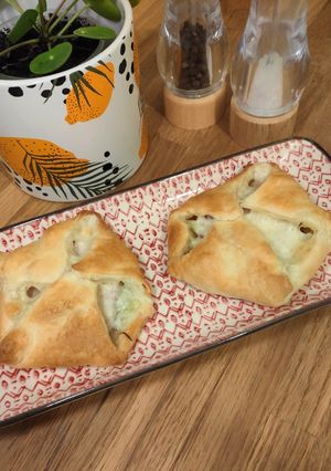 Une photo de Panier feuilletée jambon, poireau mozzarella
