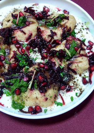 A picture of Dahi bhalla.