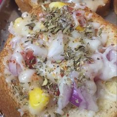 A picture of Garlic bread pizza.