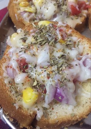 A picture of Garlic bread pizza.