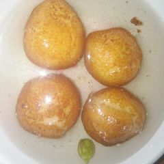 A picture of Bread balls (Gulab jamun).