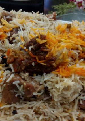 A picture of Yakhni pulao.