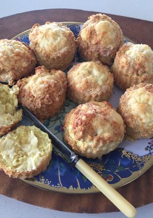 A picture of Cheese scones.