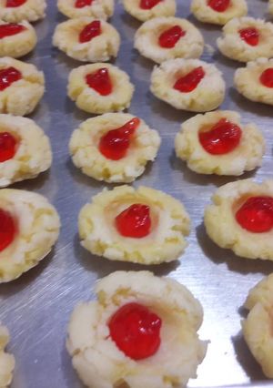Foto resep CRUNCHY STRAWBERRY CHEESE THUMBPRINT COOKIES (by.TINTINRAYNER)