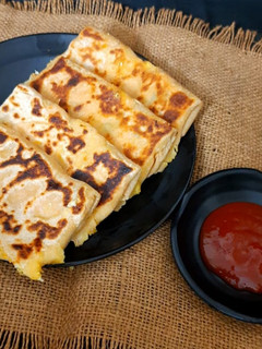કોલસ્લો પોકેટ પરોઠા (Coleslaw Pocket Paratha Recipe In Gujarati) રેસીપી મુખ્ય ફોટો
