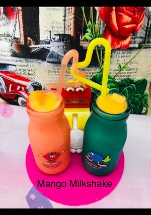 A picture of Mango ice cream shake.