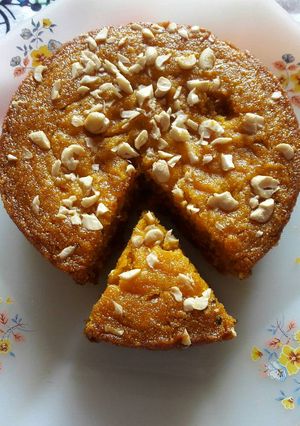 A picture of Mango semolina cake.
