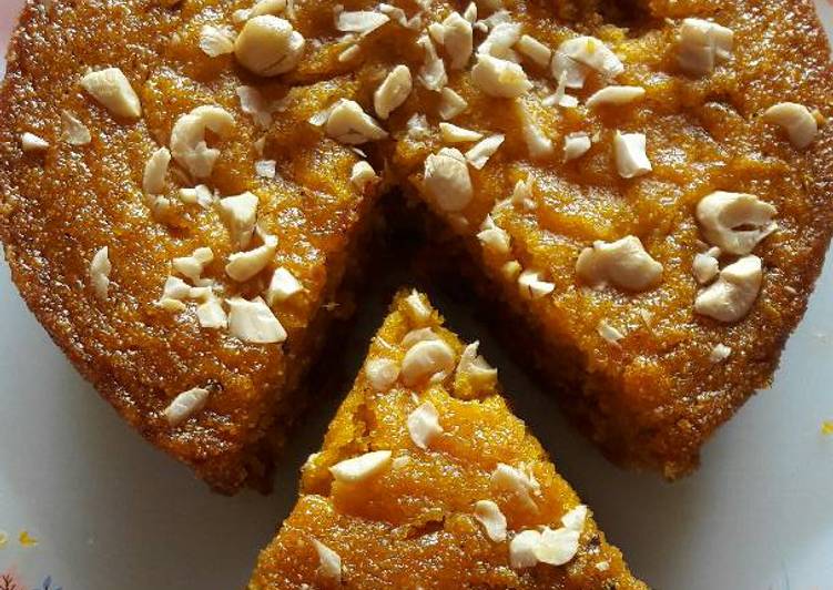 Mango semolina cake