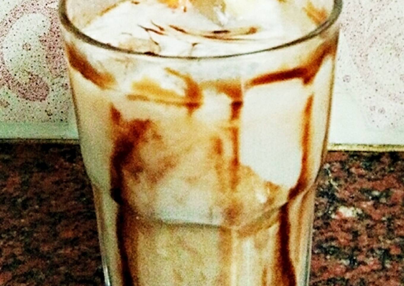 Dates and banana smoothie