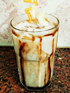 A picture of Dates and banana smoothie.
