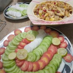 A picture of Salad with Dressing.
