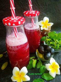 ब्लैक ग्रेप्स कूलर (black grapes cooler recipe in Hindi) रेसिपी मुख्य फोटो