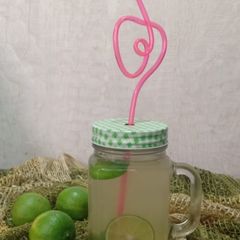 A picture of Honey and Lemon detox juice.